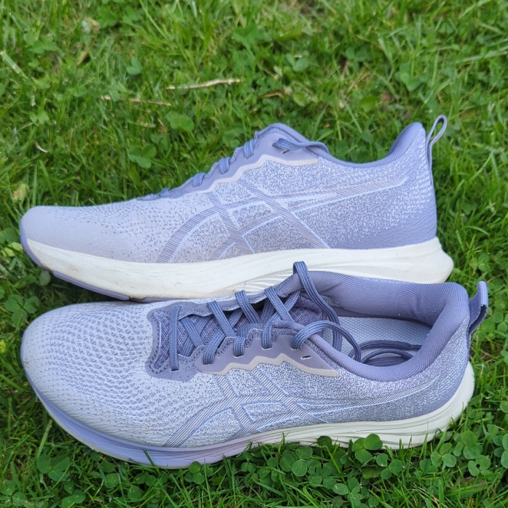 Asics Lavender Athletic Shoes with Breathable Mesh and Sleek Design